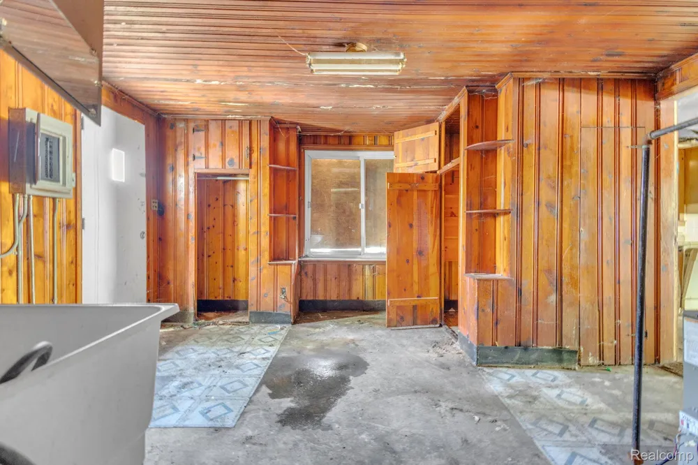5365 Campbell Street Dearborn Heights City, MI 48125