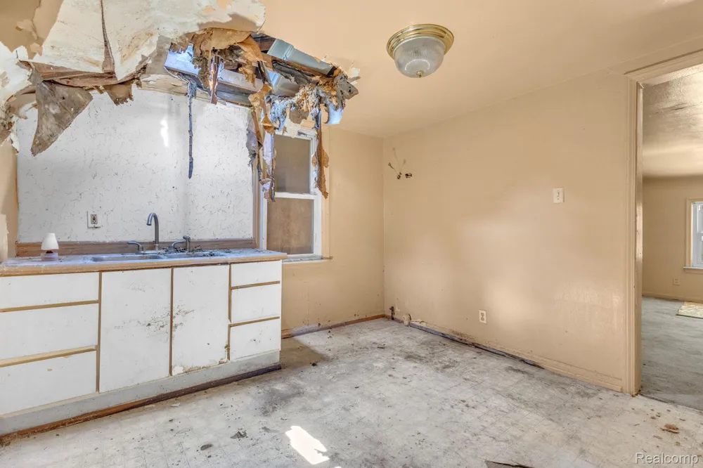 5365 Campbell Street Dearborn Heights City, MI 48125