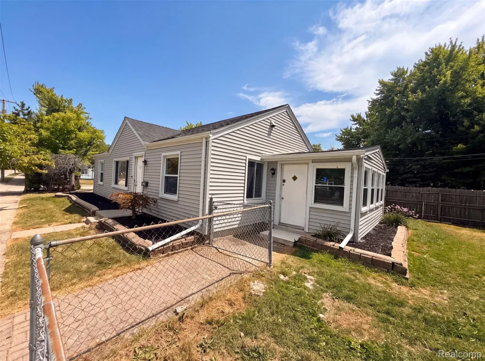 26375 Normandy Street Roseville City, MI 48066