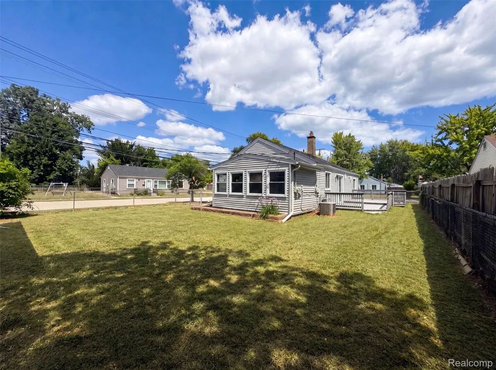 26375 Normandy Street Roseville City, MI 48066