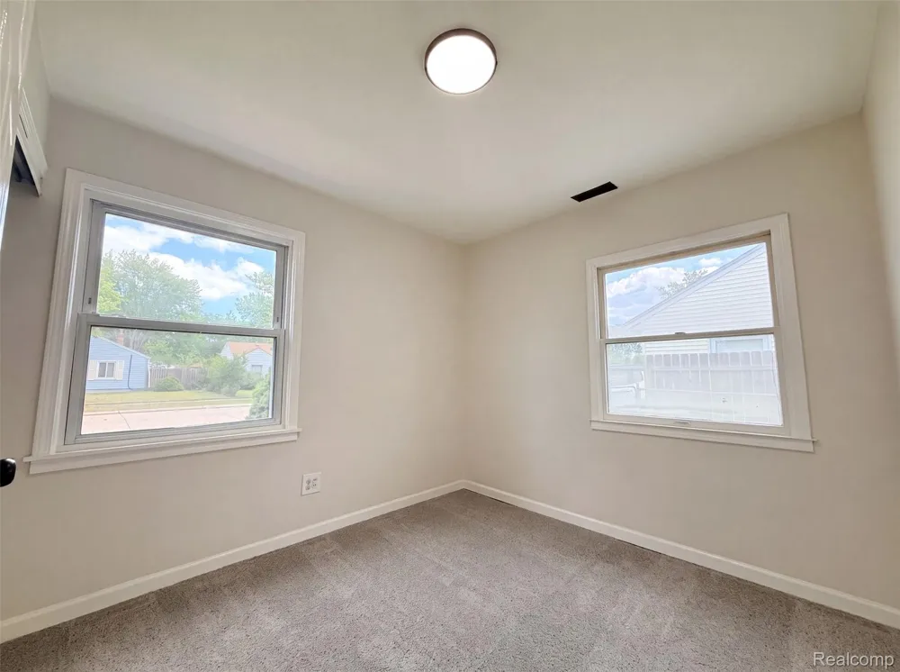 26375 Normandy Street Roseville City, MI 48066