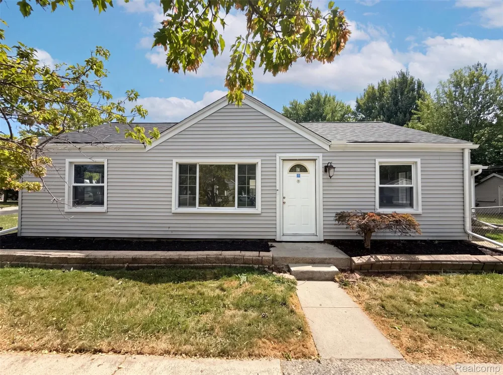 26375 Normandy Street Roseville City, MI 48066