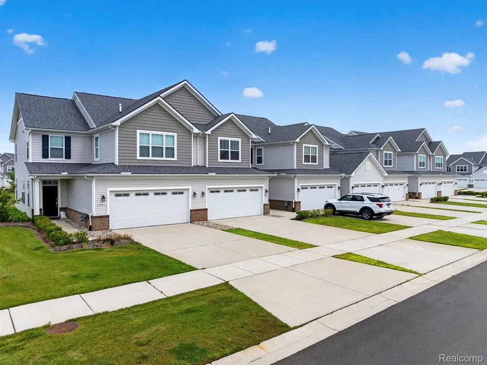 506 Maize Loop Saline Township, MI 48176