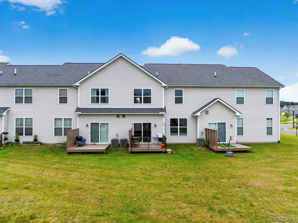 506 Maize Loop Saline Township, MI 48176