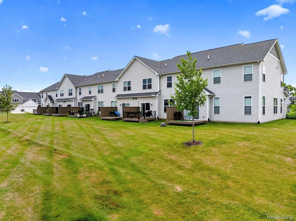 506 Maize Loop Saline Township, MI 48176
