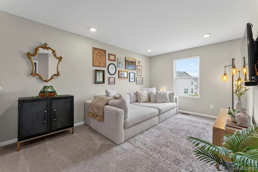 506 Maize Loop Saline Township, MI 48176
