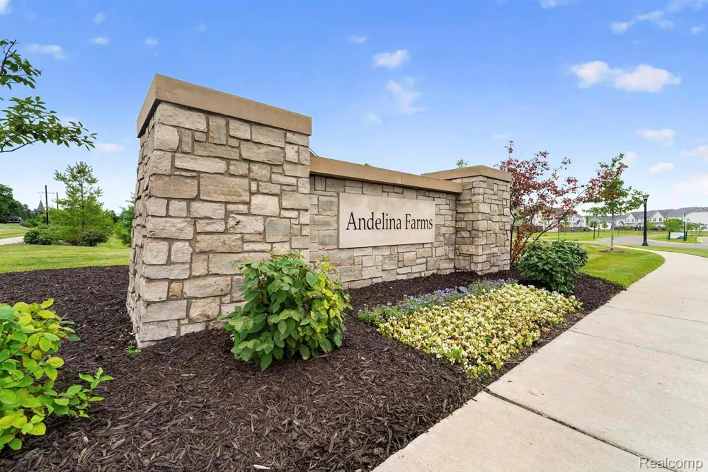 506 Maize Loop Saline Township, MI 48176