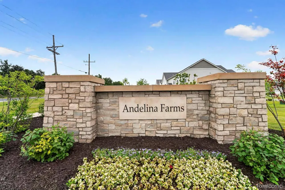 506 Maize Loop Saline Township, MI 48176