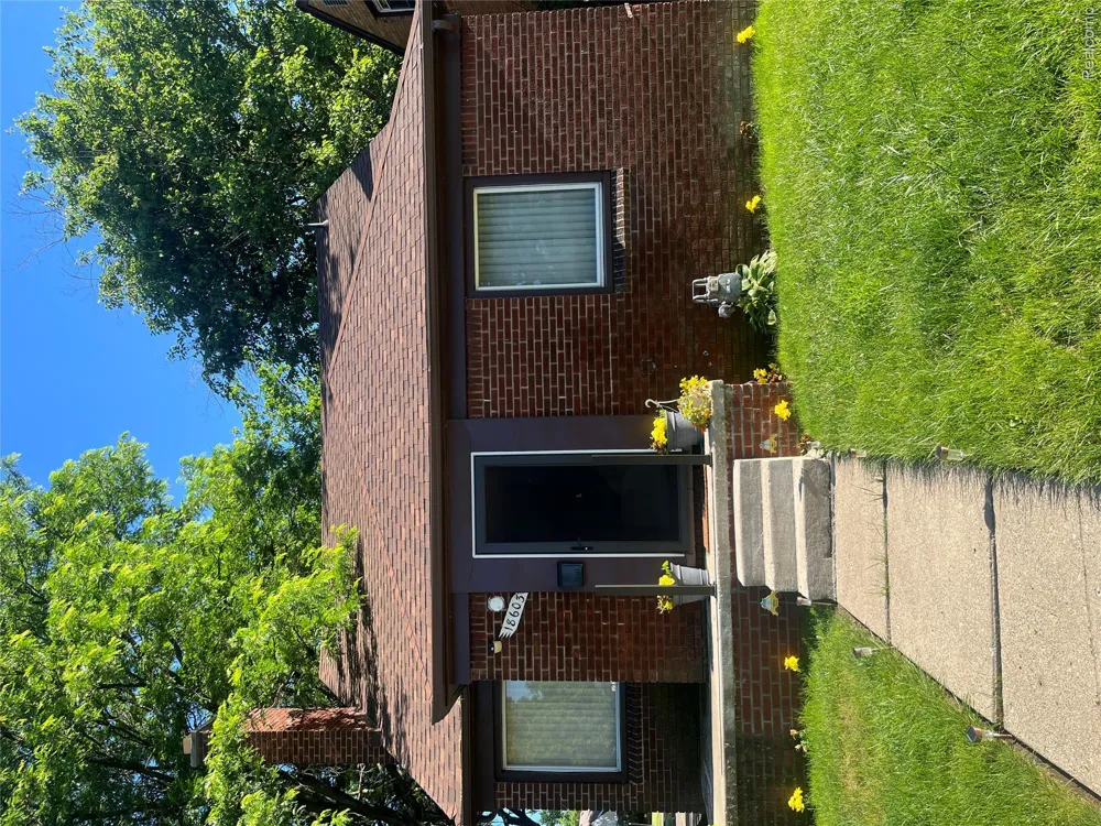 18603 Curtis Street Detroit City, MI 48219