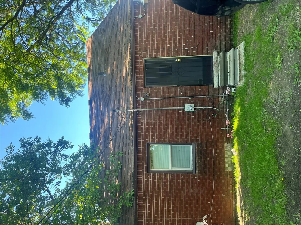 18603 Curtis Street Detroit City, MI 48219