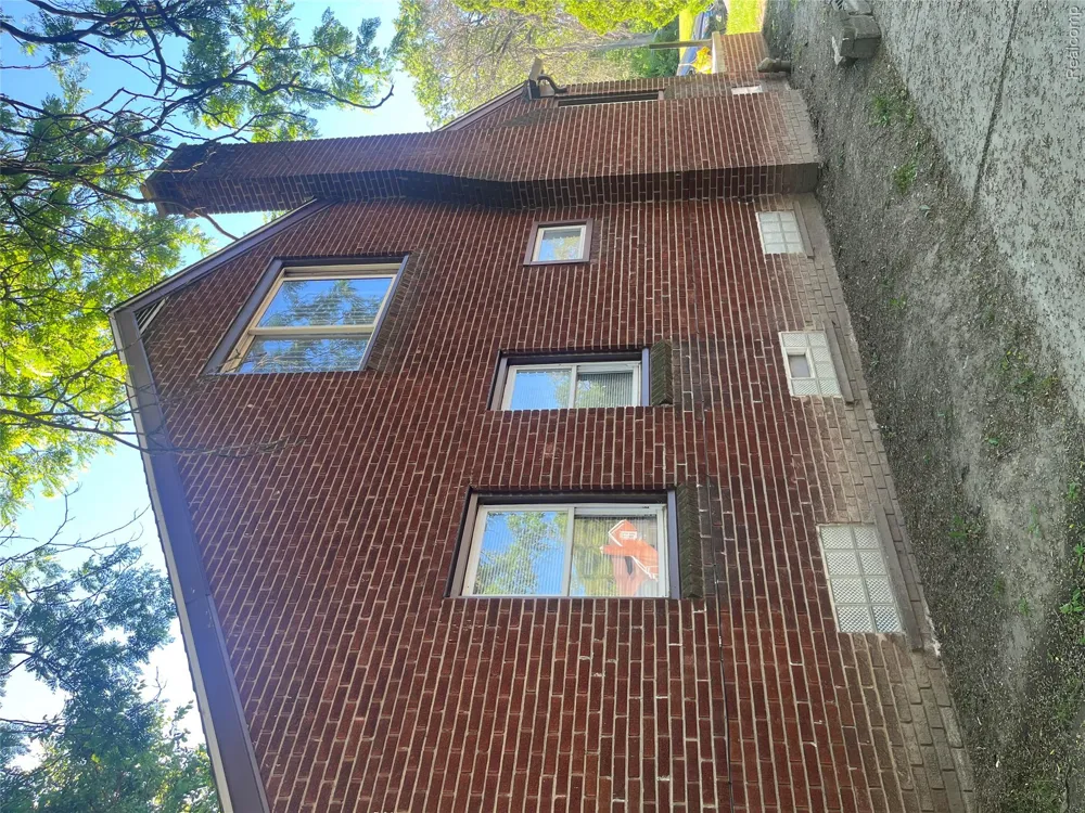 18603 Curtis Street Detroit City, MI 48219