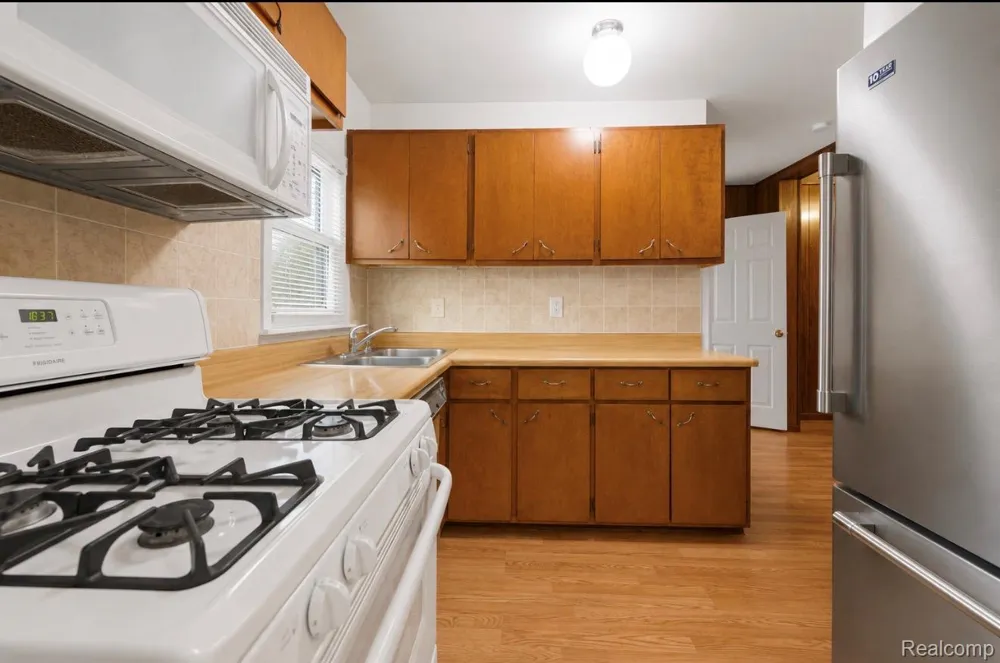 4802 Hazel Street Dearborn Heights City, MI 48125