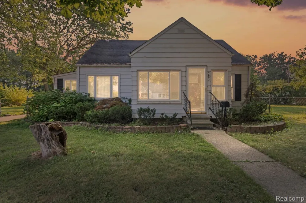 4802 Hazel Street Dearborn Heights City, MI 48125