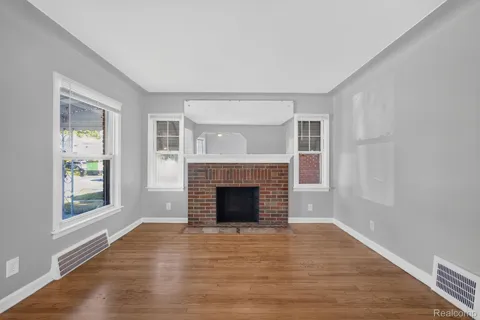 20206 Greeley Street