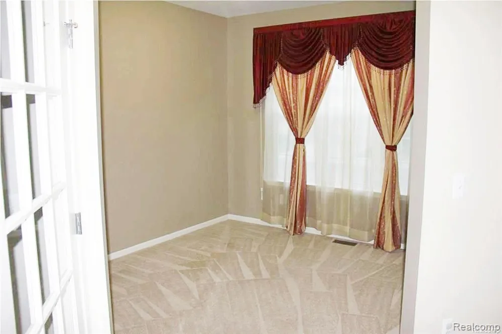51157 MAYFAIR Novi City, MI 48374