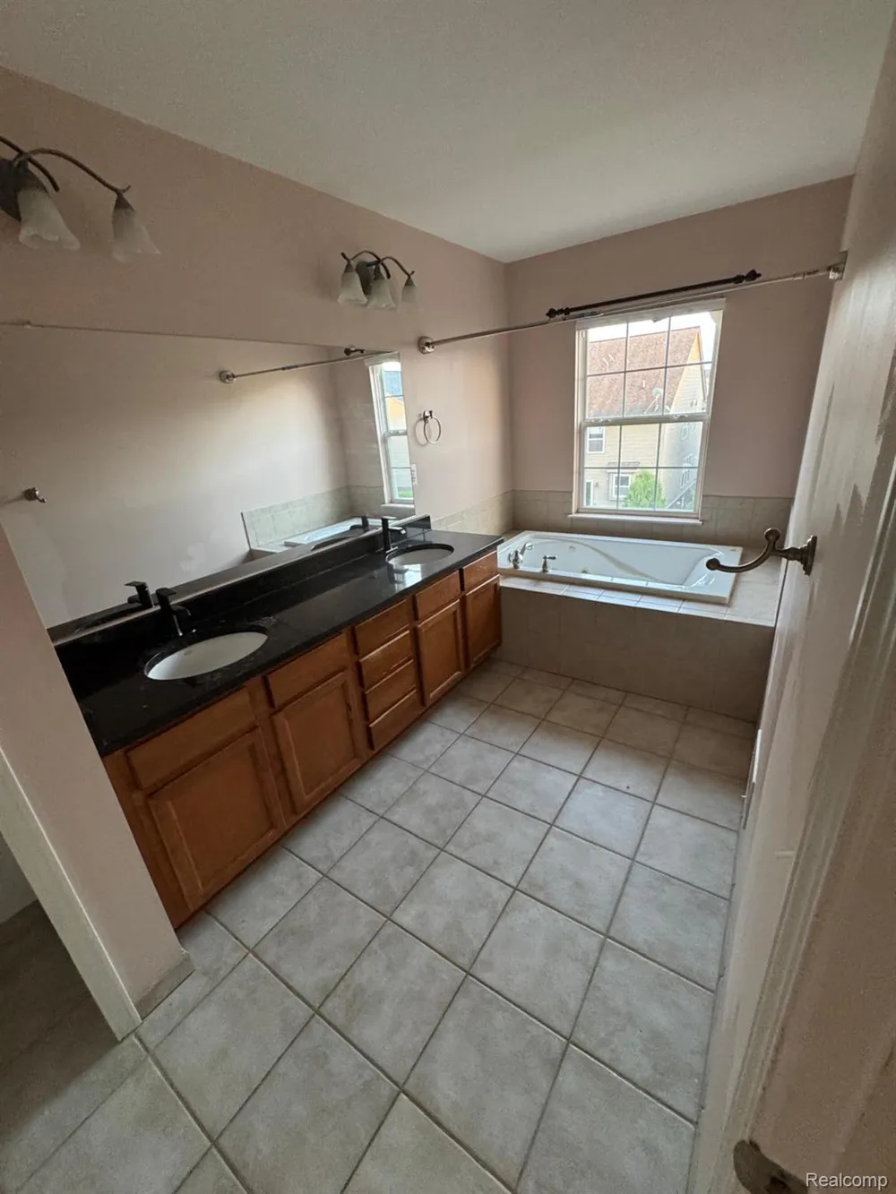 51157 MAYFAIR Novi City, MI 48374
