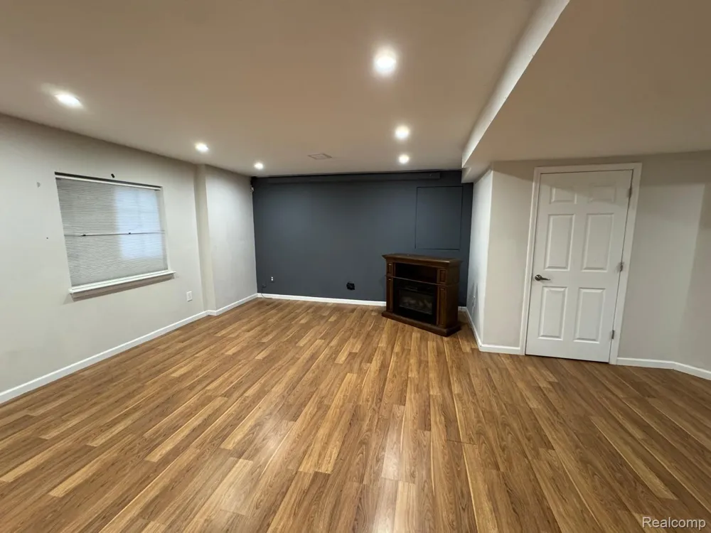 51157 MAYFAIR Novi City, MI 48374