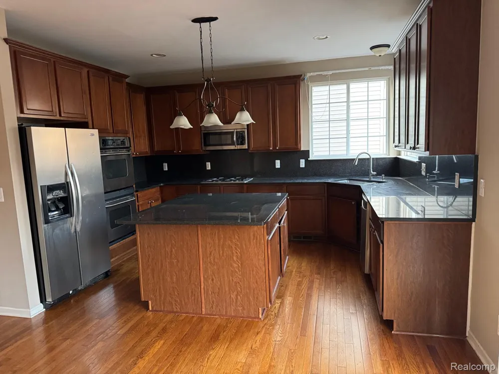 51157 MAYFAIR Novi City, MI 48374
