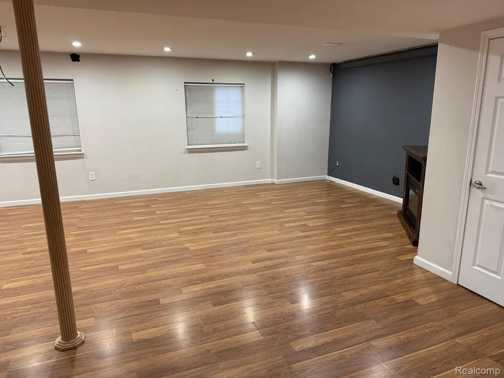 51157 MAYFAIR Novi City, MI 48374