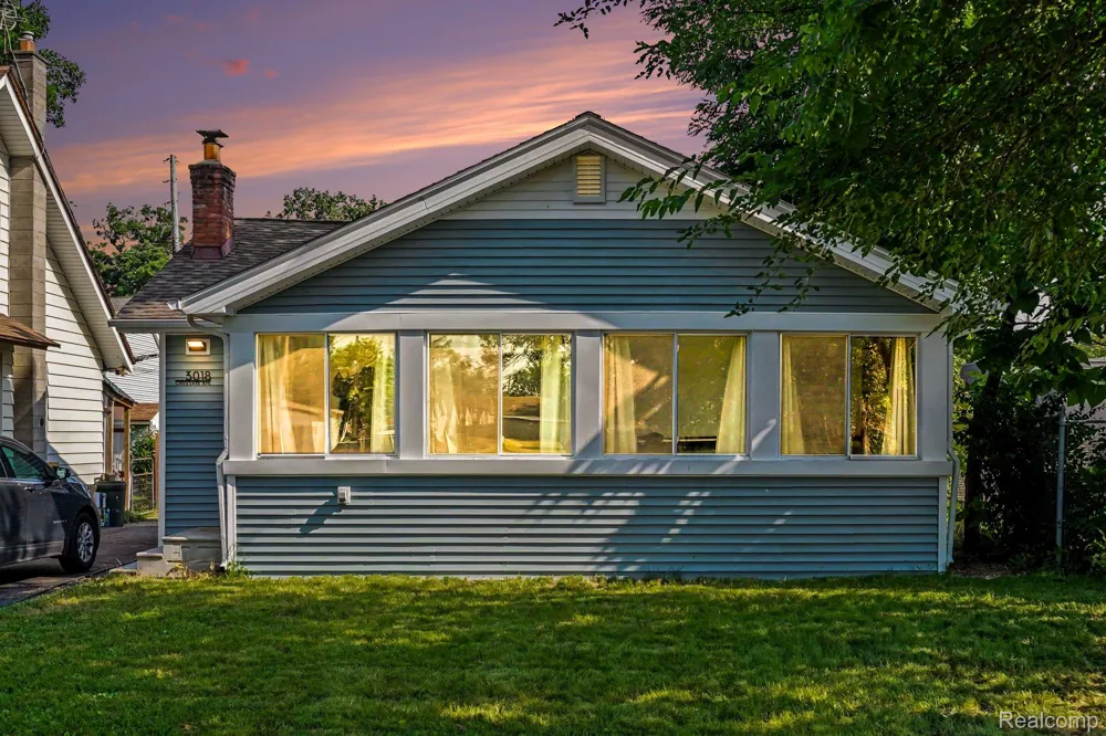 3018 Cass Lake Avenue Keego Harbor City, MI 48320