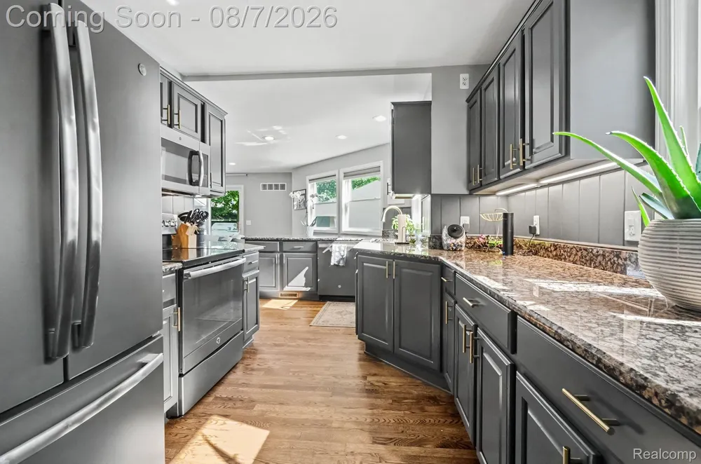 318 Chippewa Street Clawson City, MI 48017