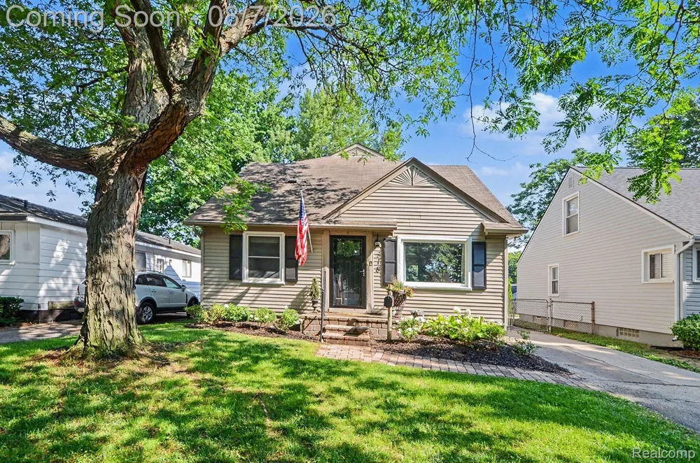318 Chippewa Street Clawson City, MI 48017