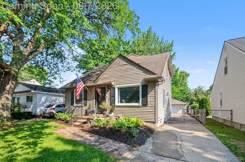 318 Chippewa Street Clawson City, MI 48017