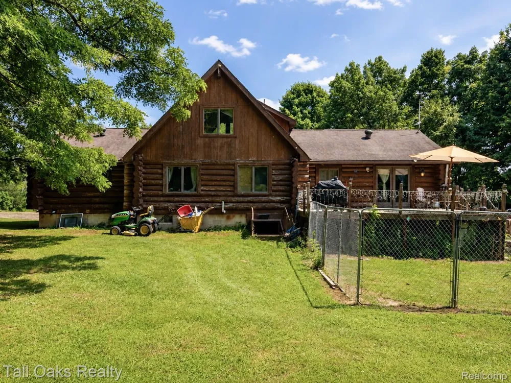 10363 Bray Road Thetford Township, MI 48420