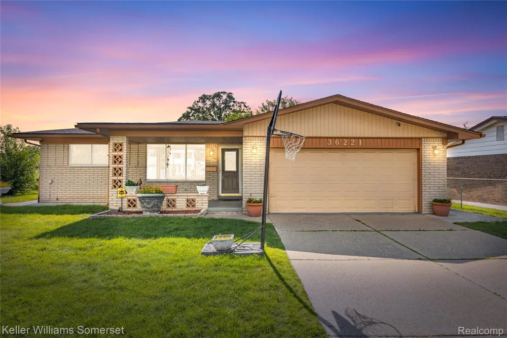 36221 Pickwick Court Sterling Heights City, MI 48310