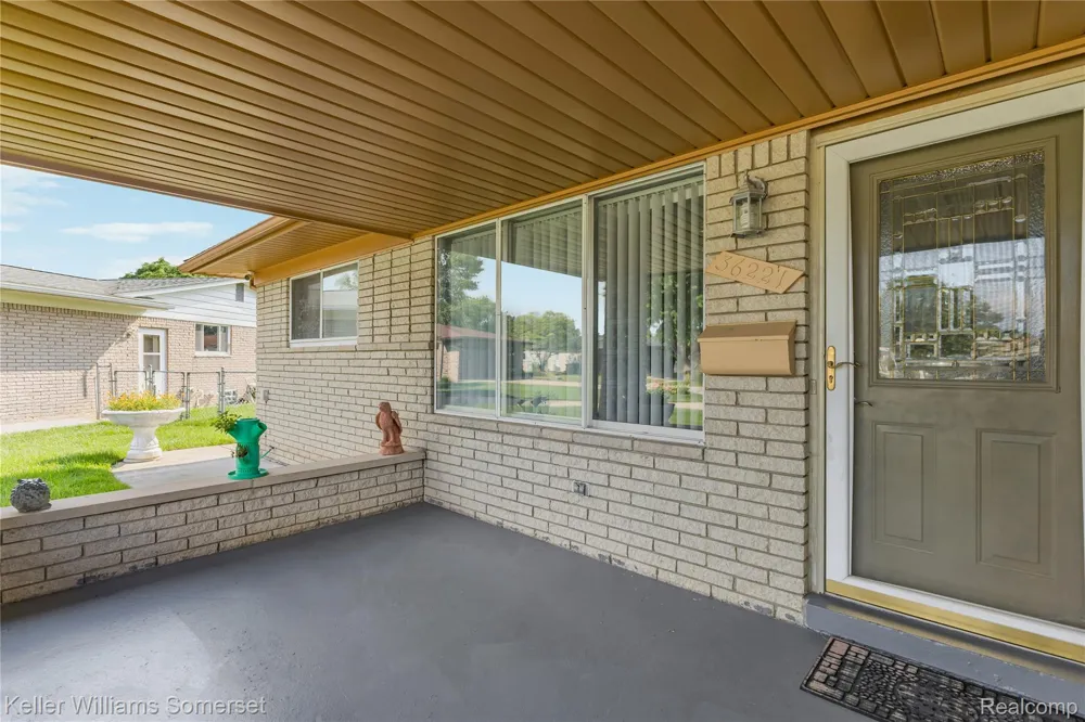 36221 Pickwick Court Sterling Heights City, MI 48310