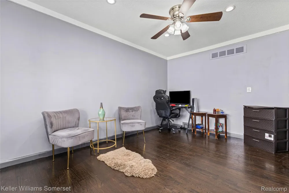 36221 Pickwick Court Sterling Heights City, MI 48310