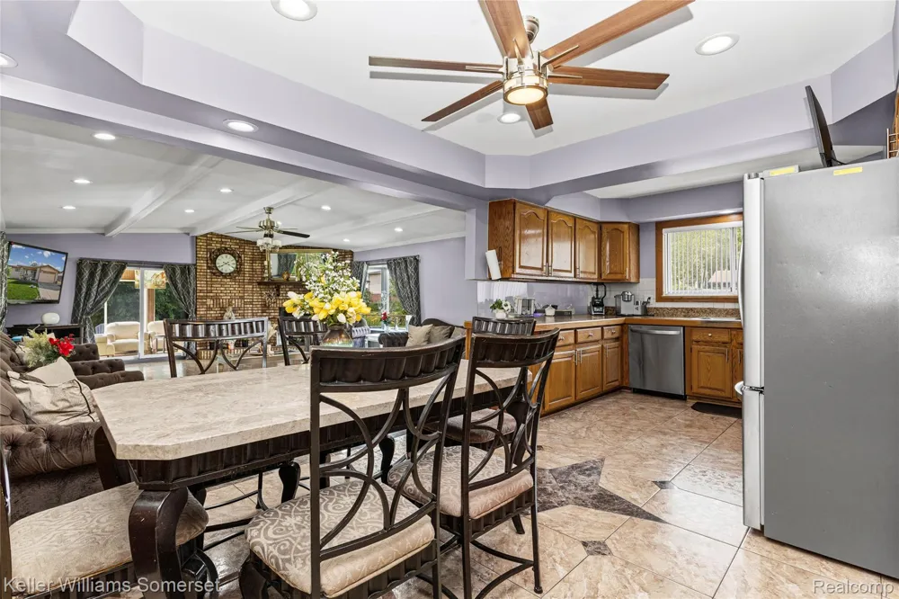 36221 Pickwick Court Sterling Heights City, MI 48310