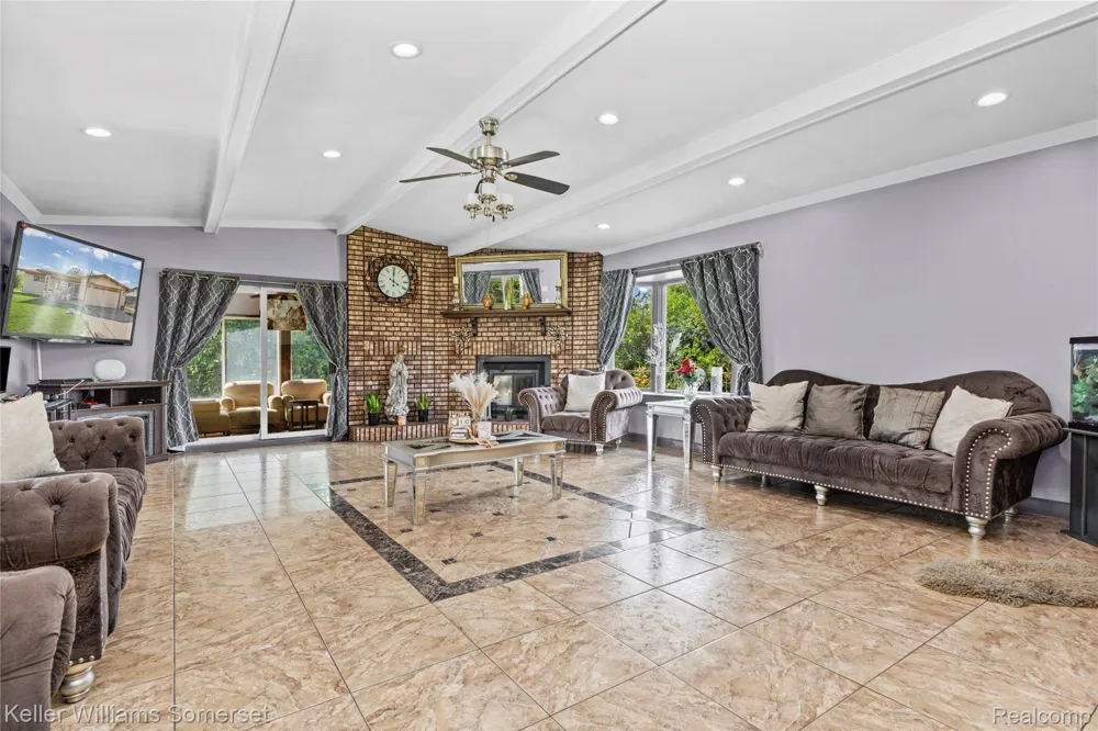 36221 Pickwick Court Sterling Heights City, MI 48310
