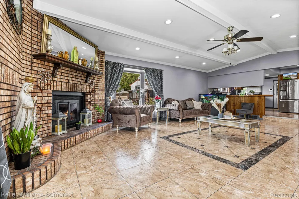 36221 Pickwick Court Sterling Heights City, MI 48310