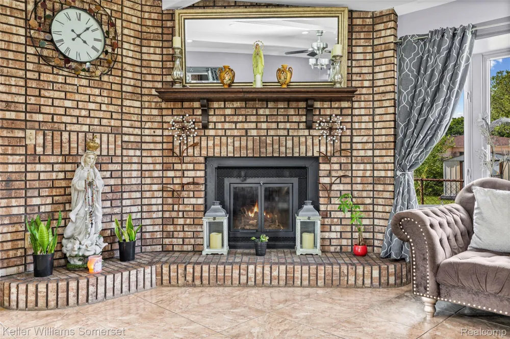 36221 Pickwick Court Sterling Heights City, MI 48310