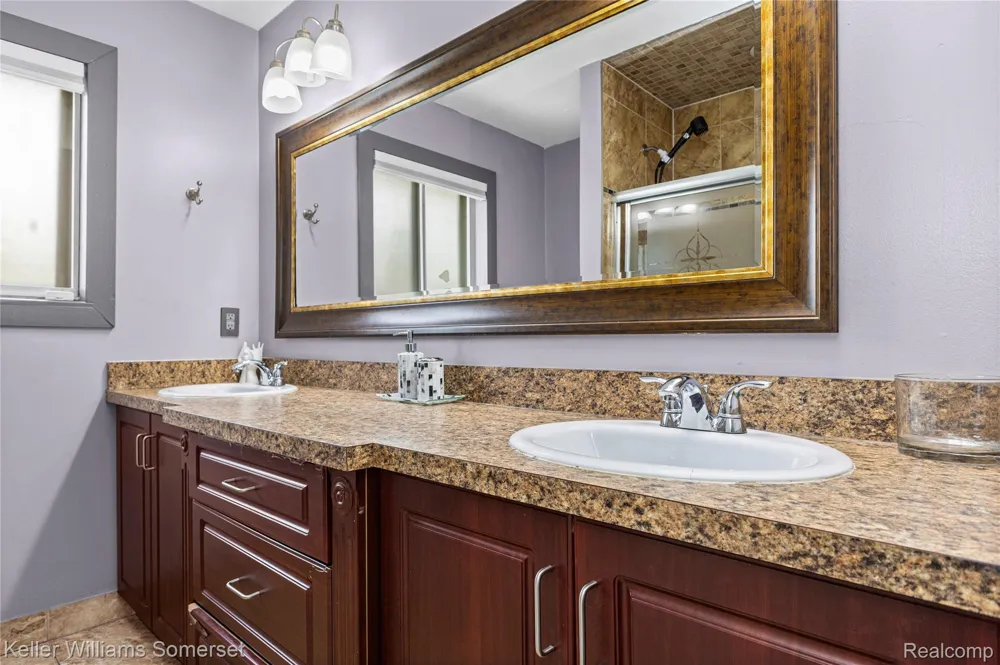 36221 Pickwick Court Sterling Heights City, MI 48310