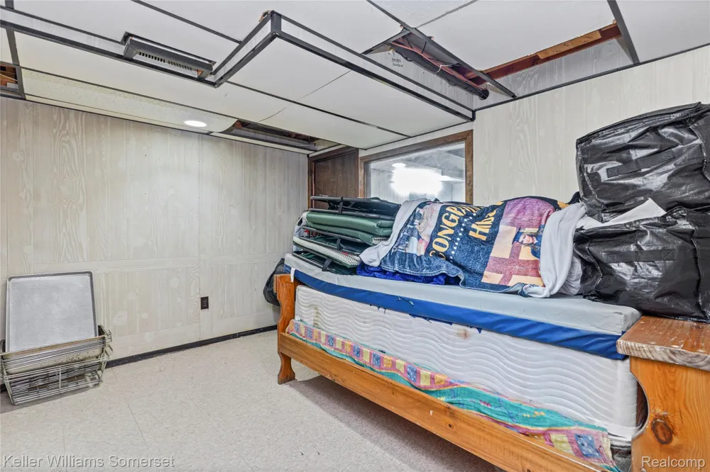 36221 Pickwick Court Sterling Heights City, MI 48310