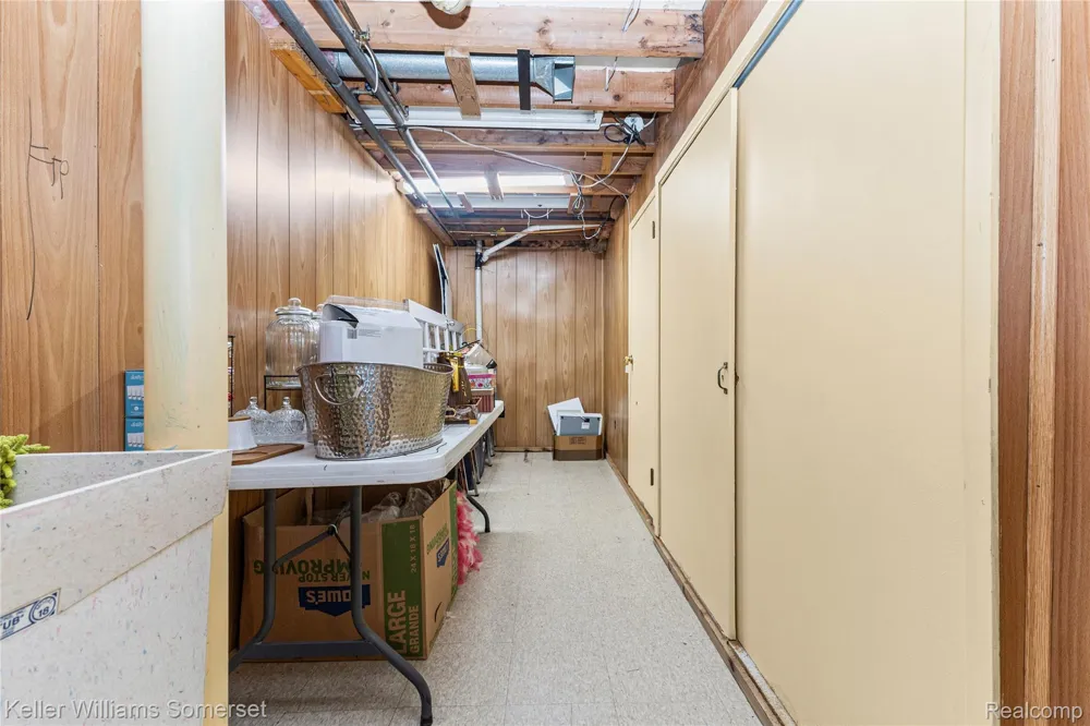 36221 Pickwick Court Sterling Heights City, MI 48310