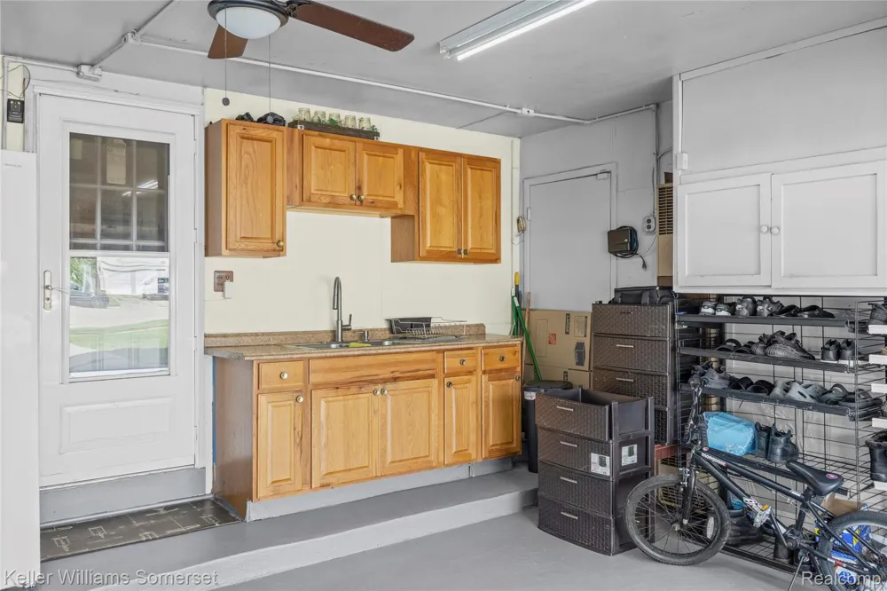 36221 Pickwick Court Sterling Heights City, MI 48310