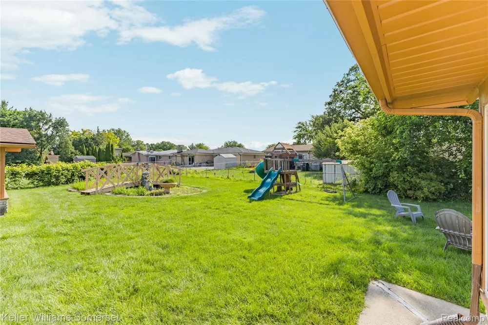 36221 Pickwick Court Sterling Heights City, MI 48310