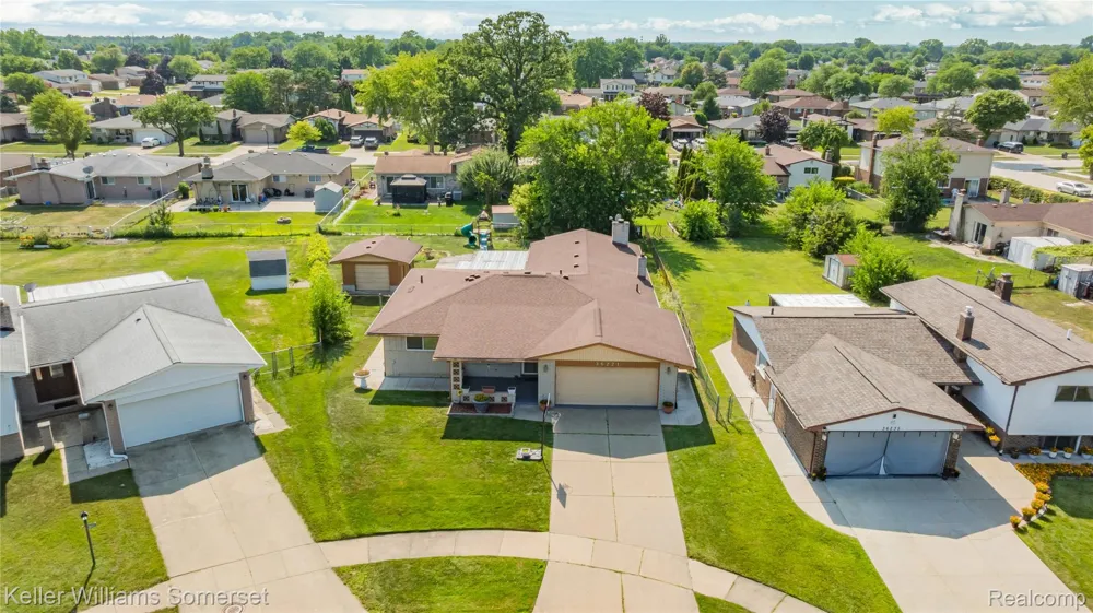36221 Pickwick Court Sterling Heights City, MI 48310