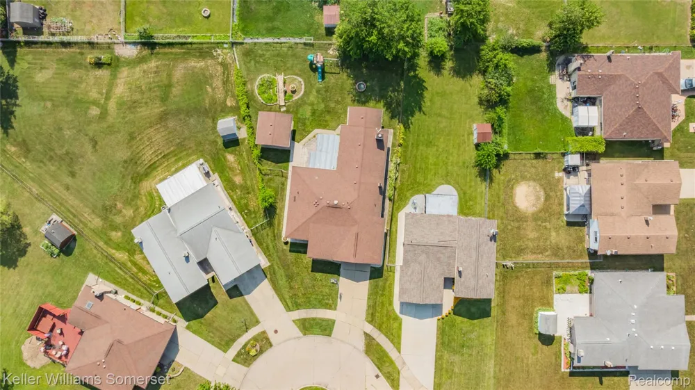 36221 Pickwick Court Sterling Heights City, MI 48310