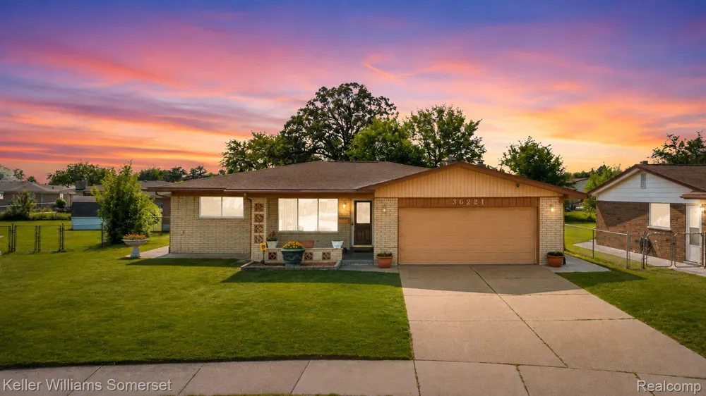 36221 Pickwick Court Sterling Heights City, MI 48310