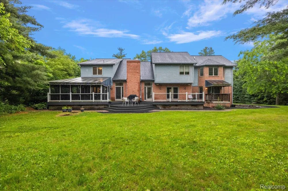 4700 Botany Glen Commerce Charter Township, MI 48382