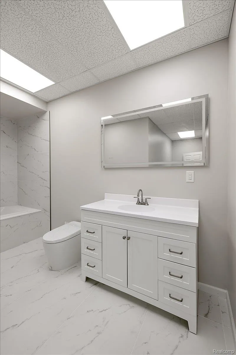 4700 Botany Glen Commerce Charter Township, MI 48382