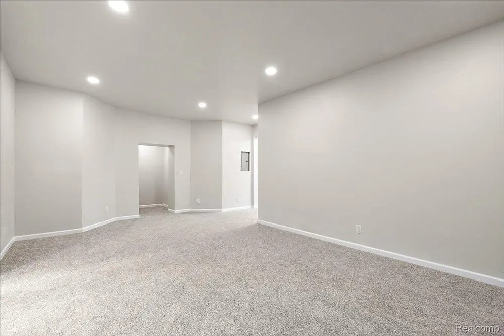 4700 Botany Glen Commerce Charter Township, MI 48382