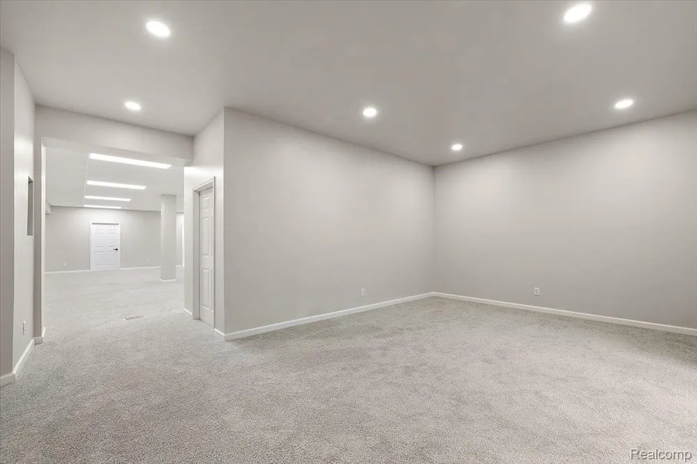 4700 Botany Glen Commerce Charter Township, MI 48382