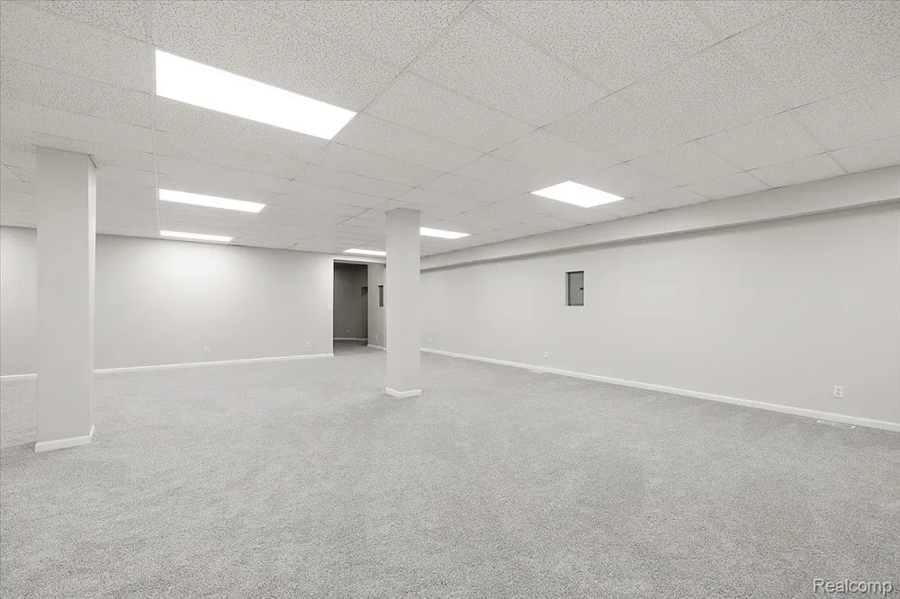 4700 Botany Glen Commerce Charter Township, MI 48382