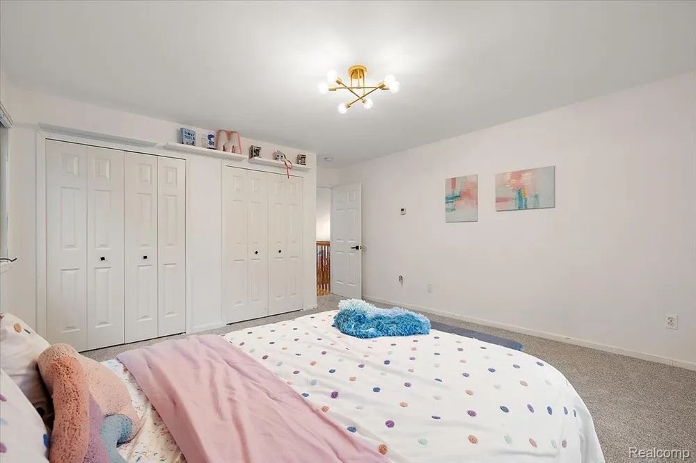 4700 Botany Glen Commerce Charter Township, MI 48382