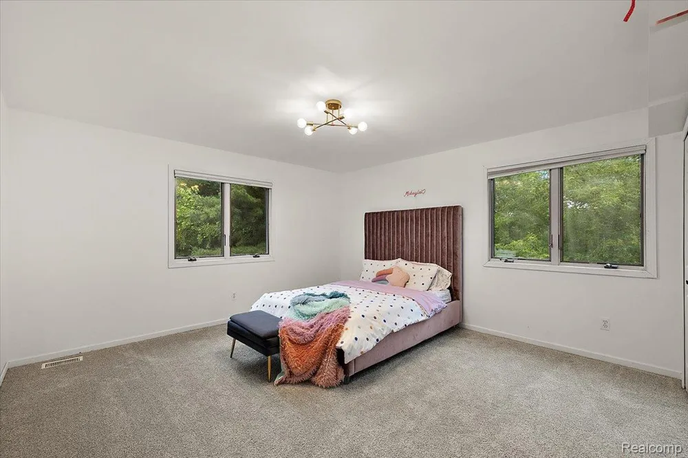 4700 Botany Glen Commerce Charter Township, MI 48382